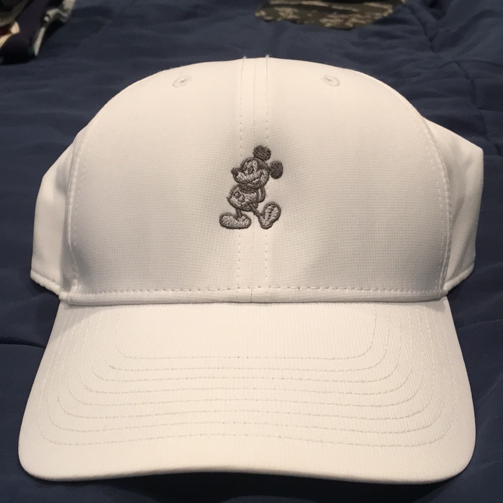 Disney x Nike White Mickey Mouse Strapback!